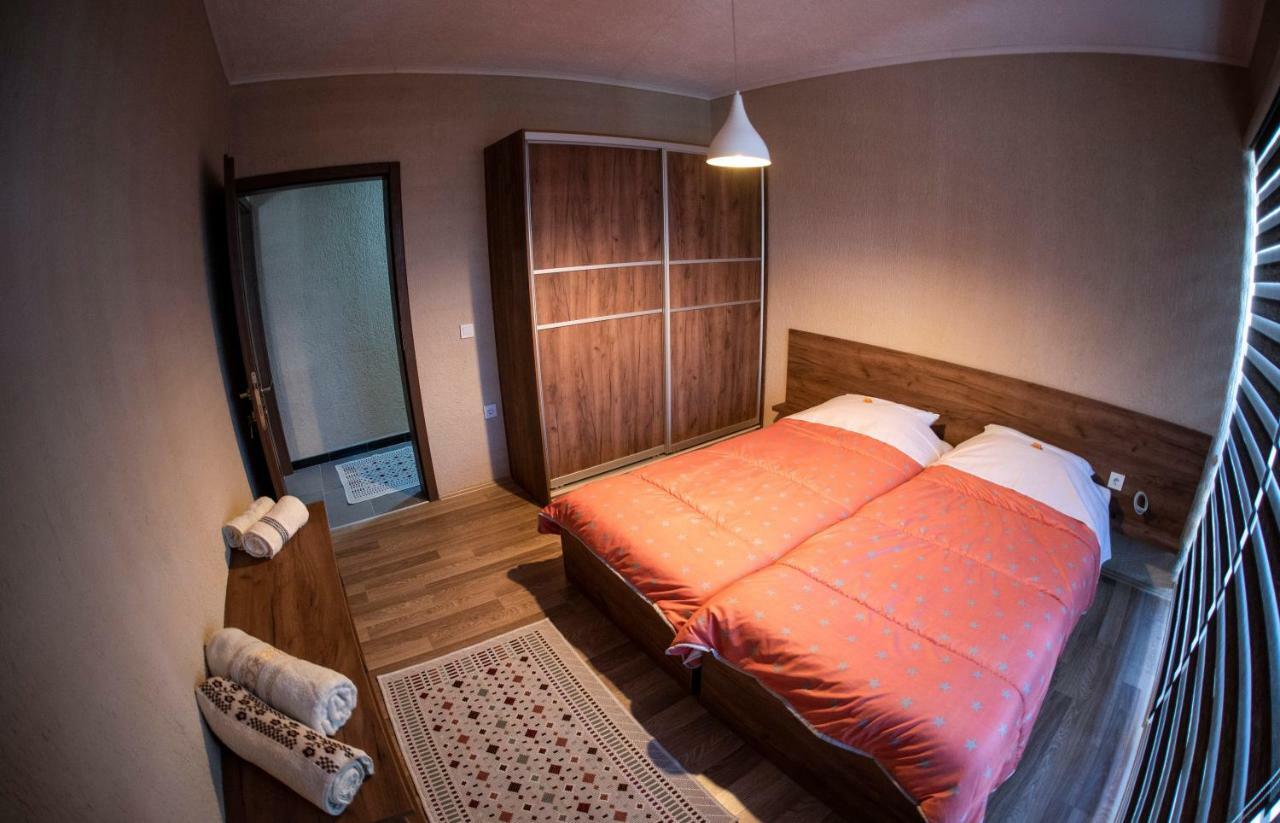 Dionis Rooms & Apartments Prilep Exteriör bild