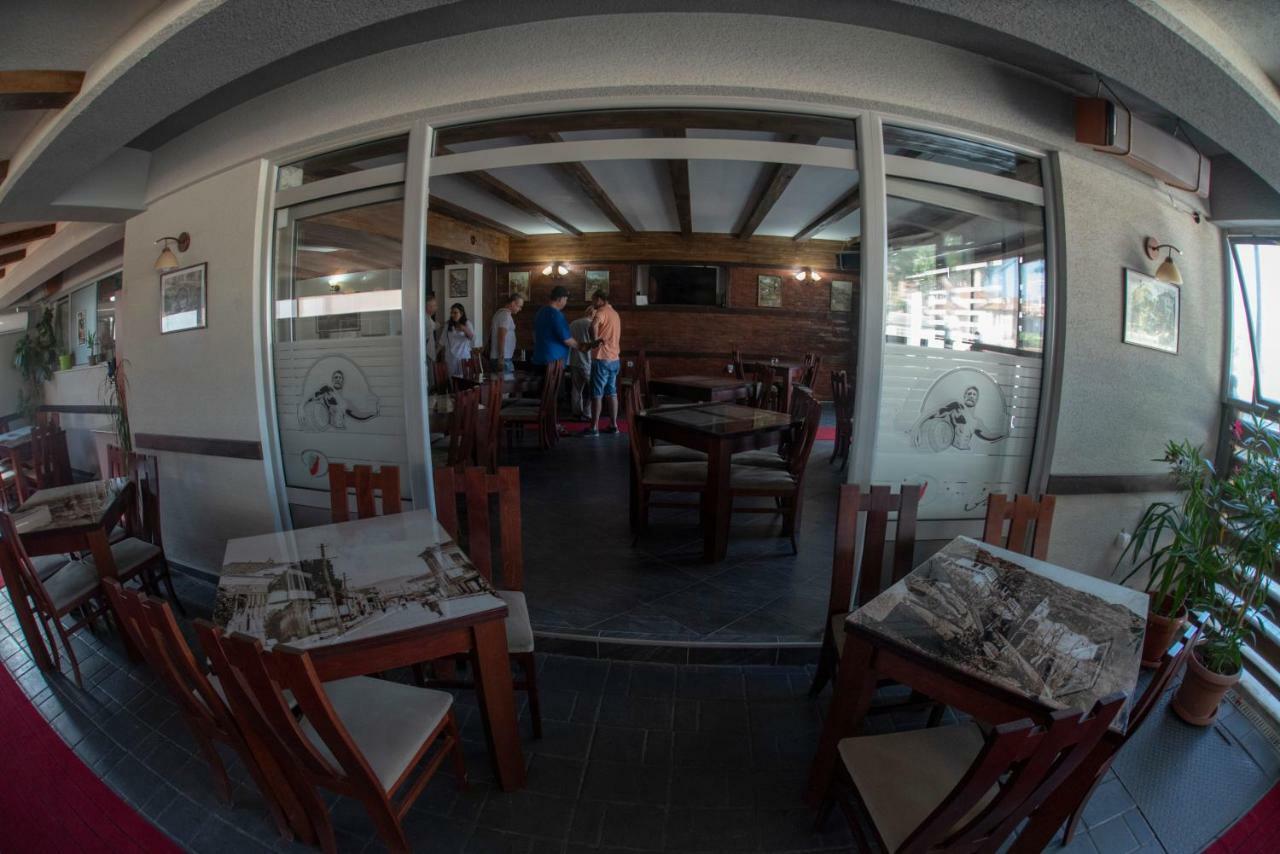 Dionis Rooms & Apartments Prilep Exteriör bild