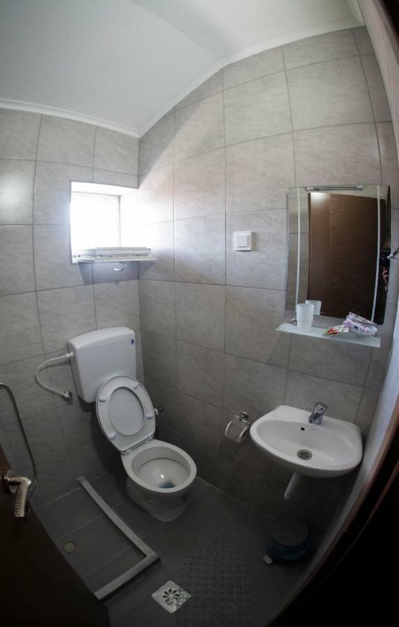 Dionis Rooms & Apartments Prilep Exteriör bild