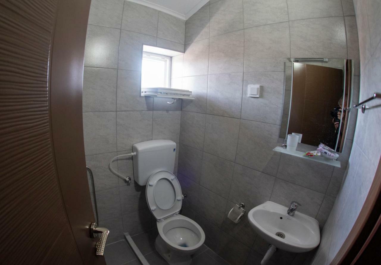 Dionis Rooms & Apartments Prilep Exteriör bild